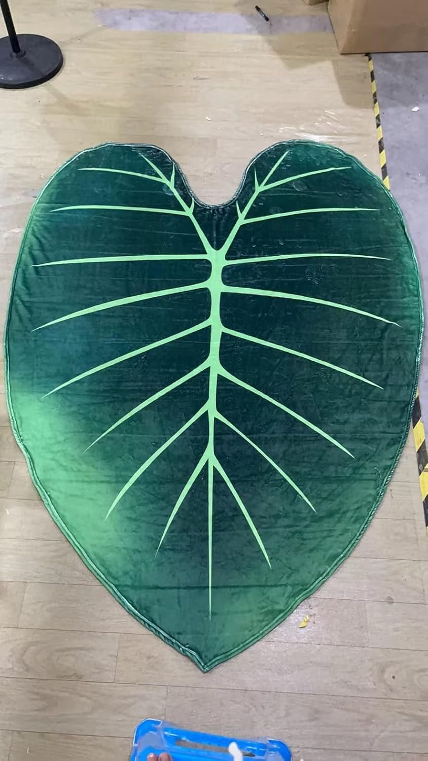 Leaf Blanket Plant Throw Blankets Soft Plush Flannel Giant Shaped Comfortable Kids or Adults for Couch Bed Sofa Decorative Great Gifts (Green Leaves) 87X63 Inch